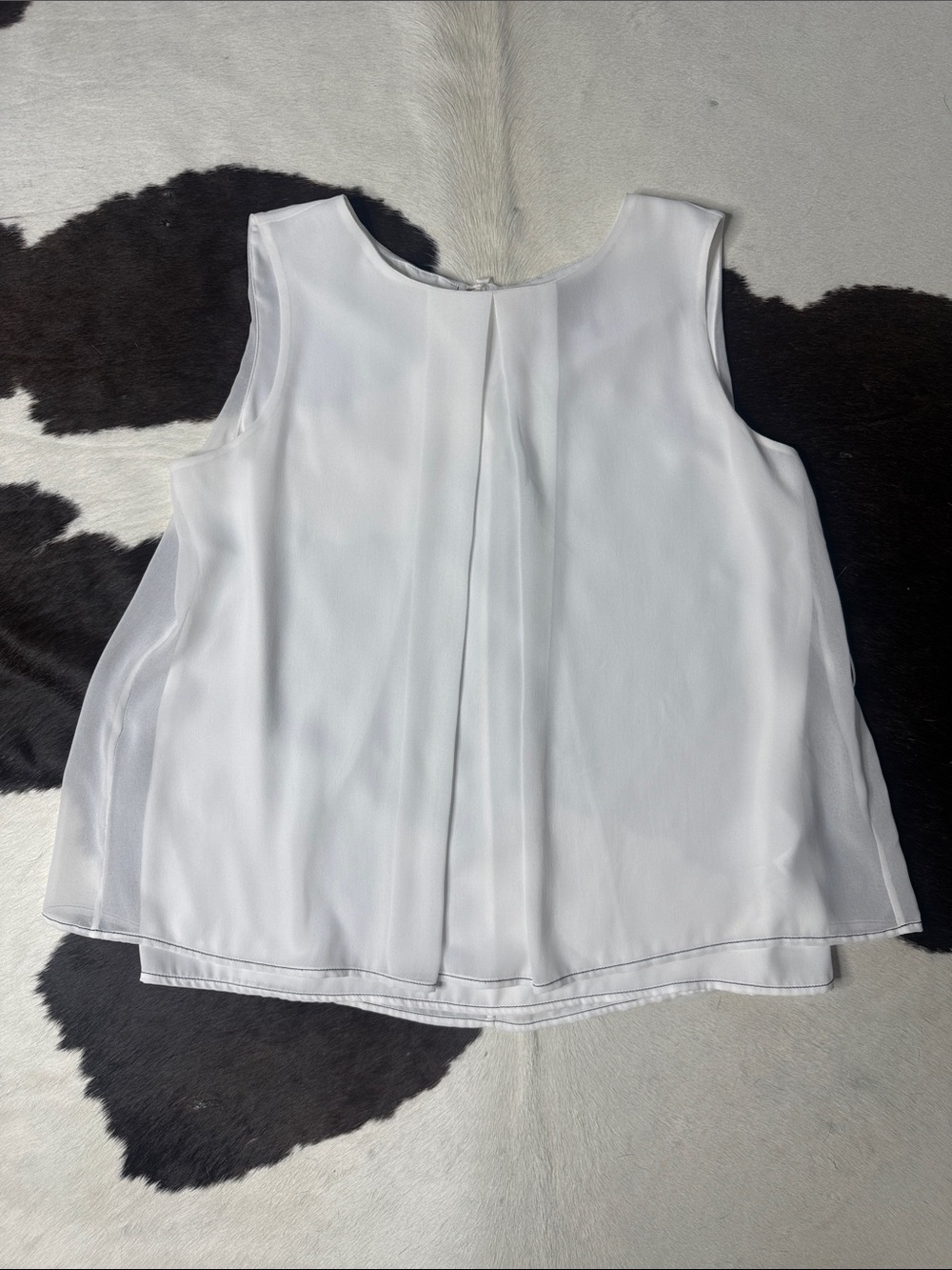 Donna Karan White Sleeveless Pleated-Back Camisole